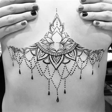 underboob tattoo women|Underboob Tattoo: Das solltest du über das stylische。